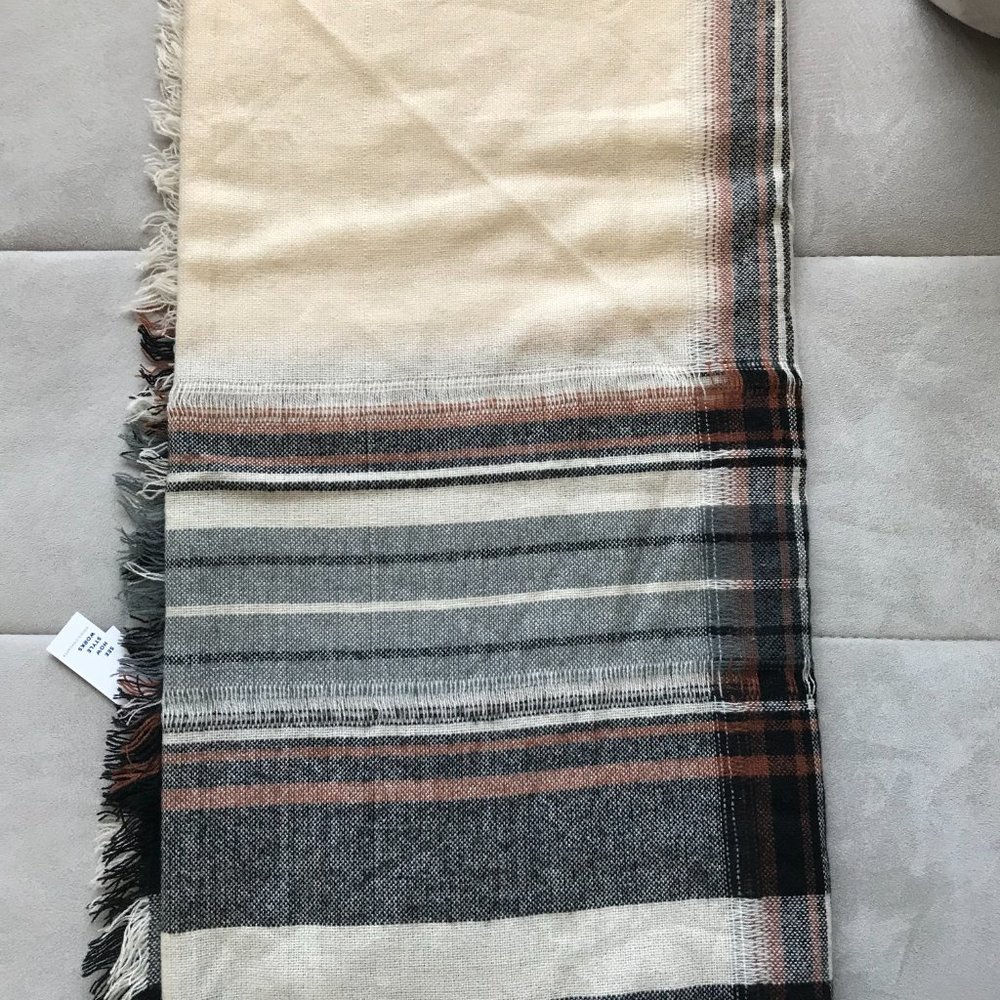 Scarf - Picture 6 of 7